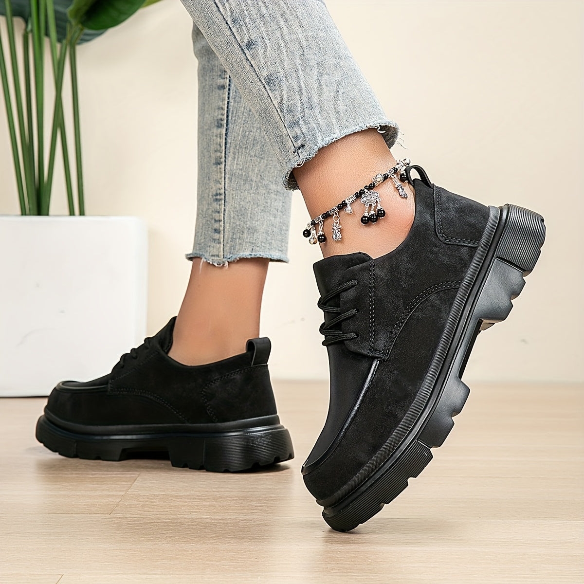 Moteriški zomšiniai laisvalaikio batai