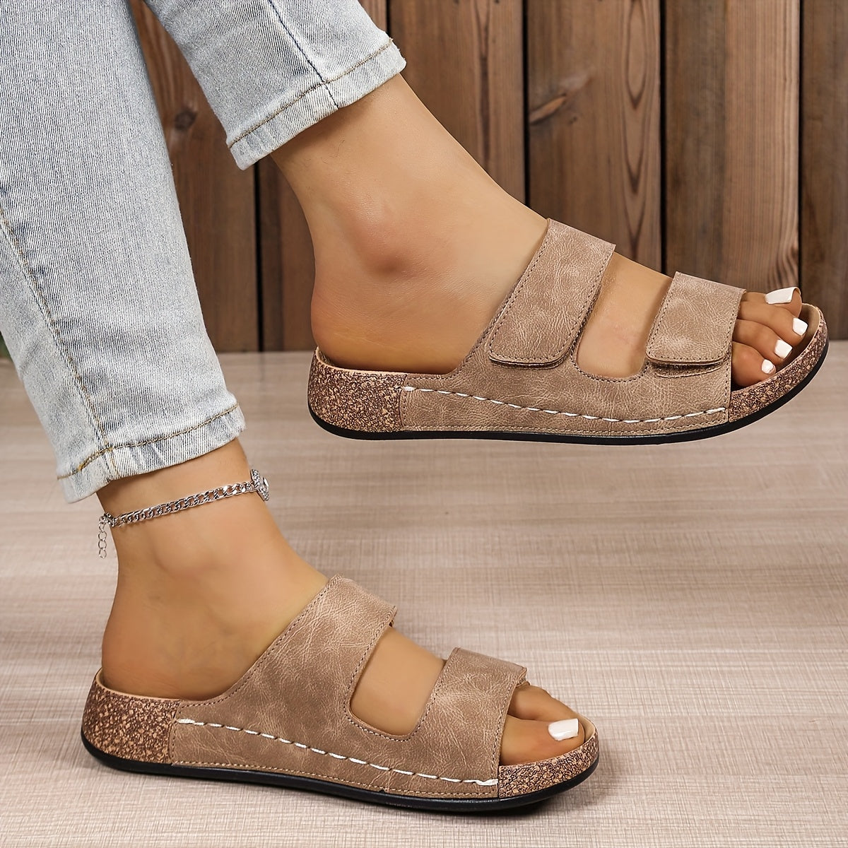 Moteriškos dviejų juostų šlepetės