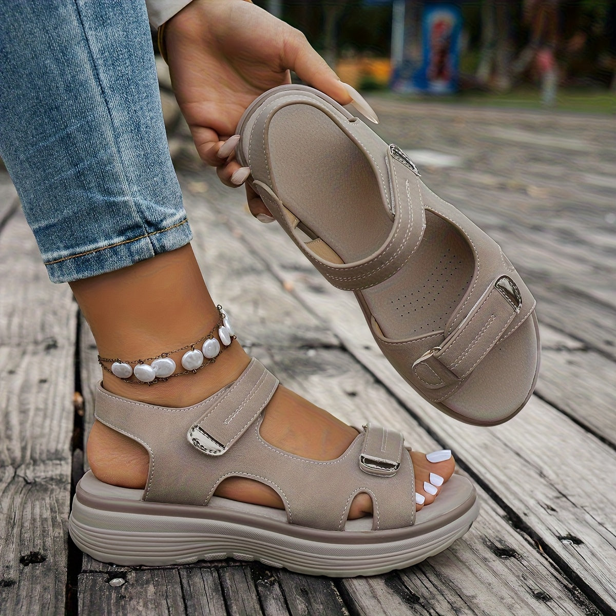 Moteriškos komfortiškos basutės su platforma