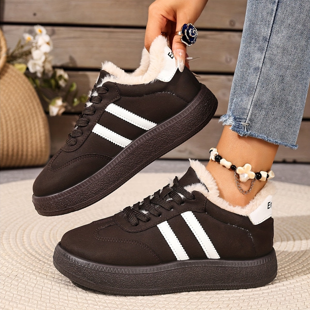 Moteriški pašiltinti sportinio stiliaus batai