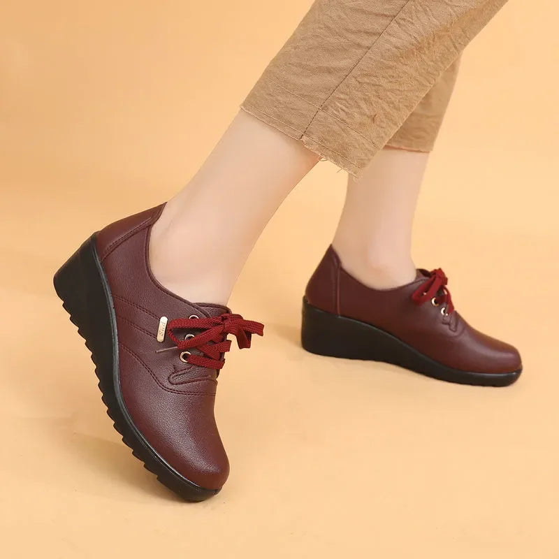 Elegantiški moteriški bateliai pavasario-rudens sezonui