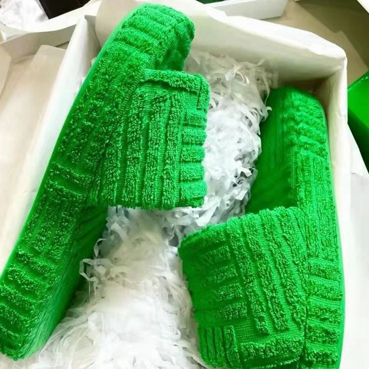 Minkštos storapadės namų šlepetės šaltajam sezonui