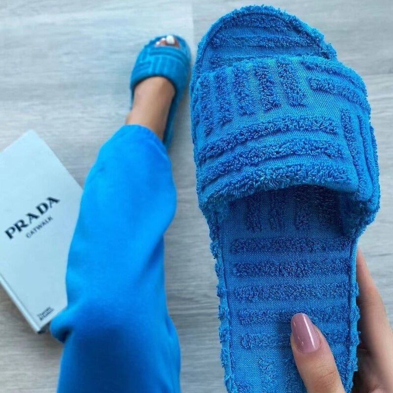 Minkštos storapadės namų šlepetės šaltajam sezonui