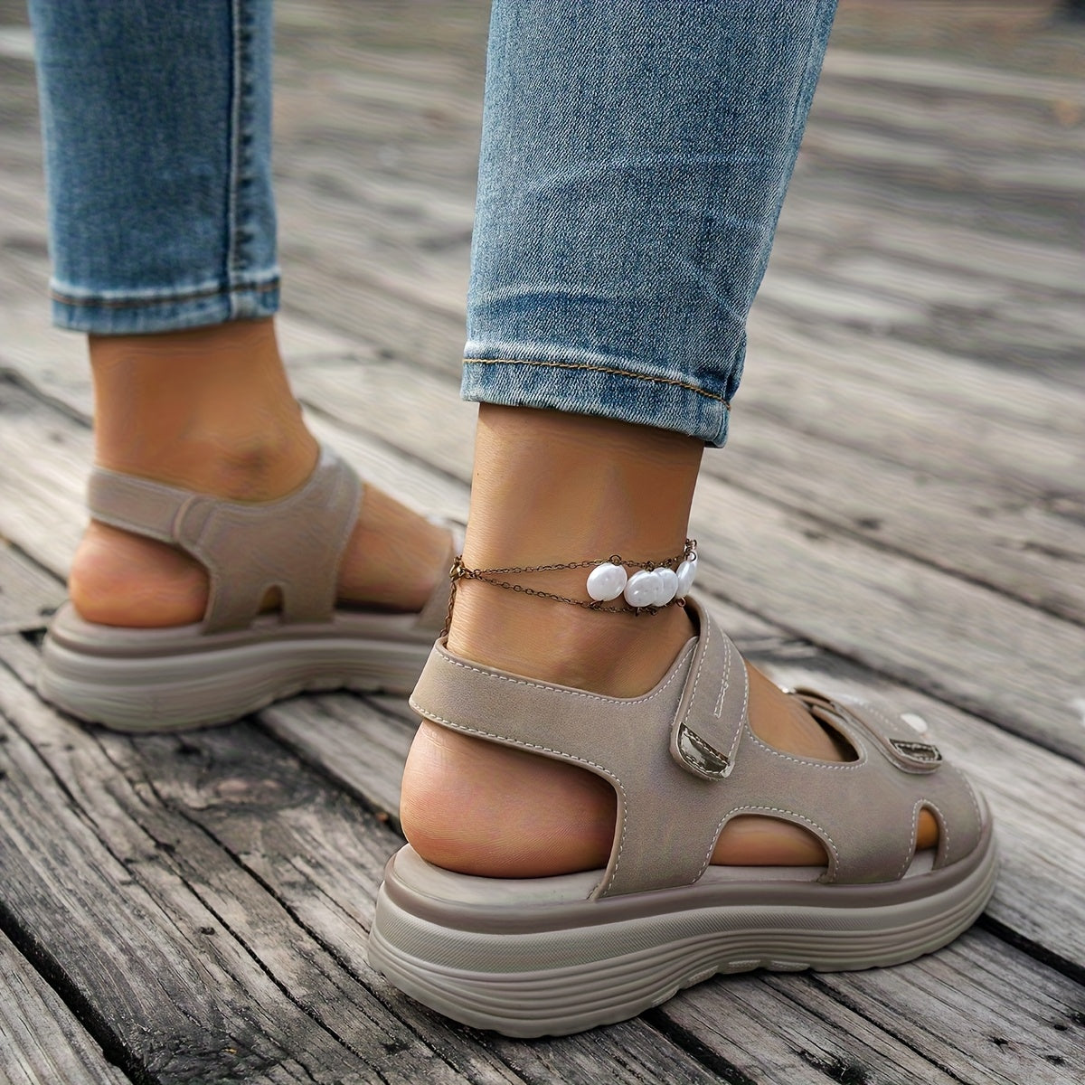 Moteriškos komfortiškos basutės su platforma