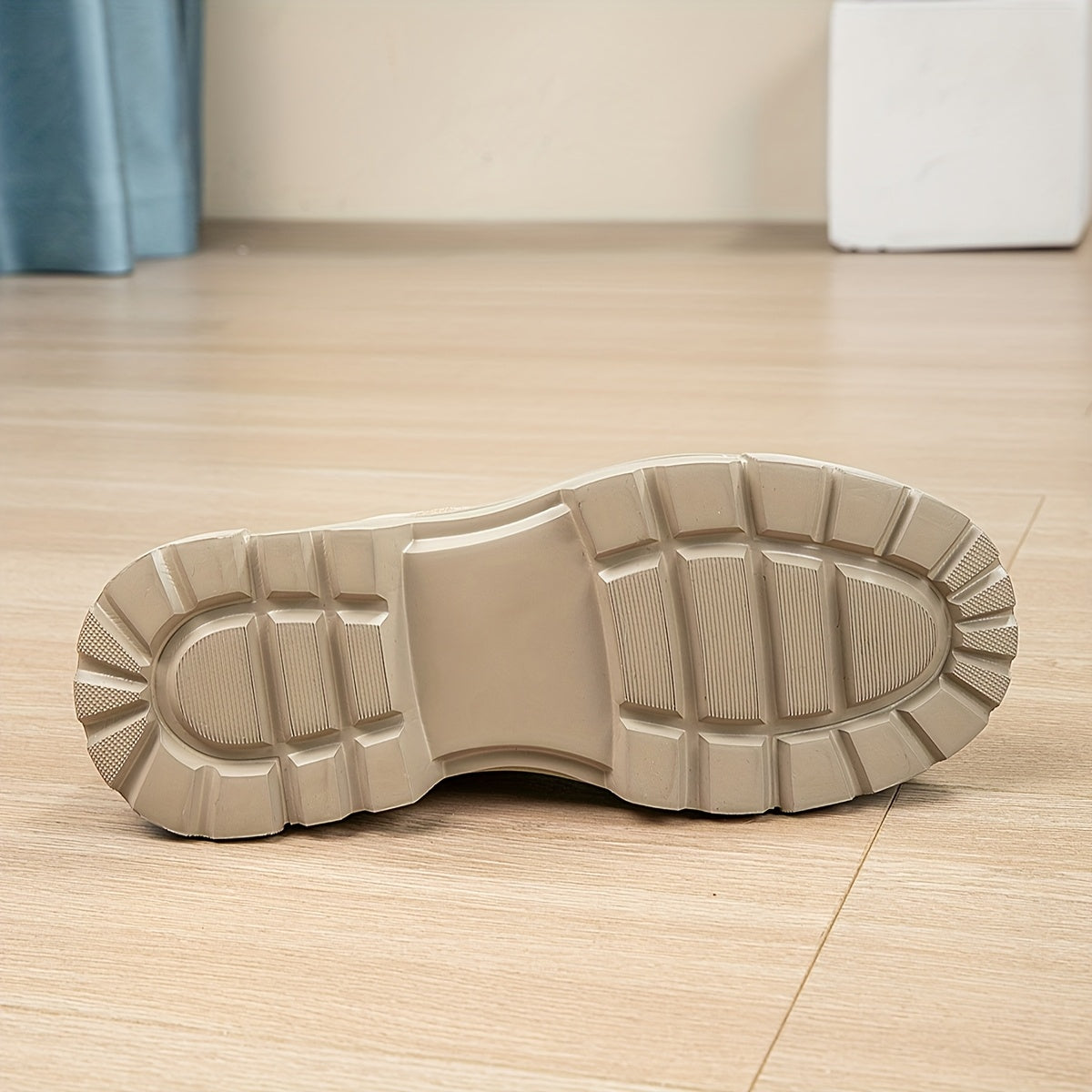 Moteriški zomšiniai laisvalaikio batai